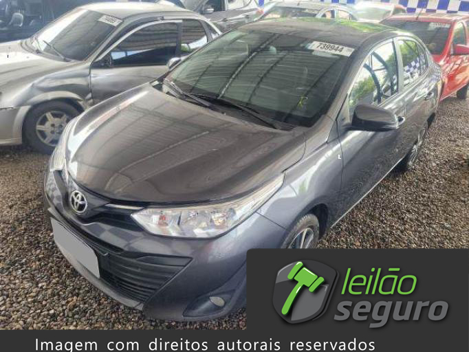 LOTE 067 TOYOTA YARIS SEDAN 2022