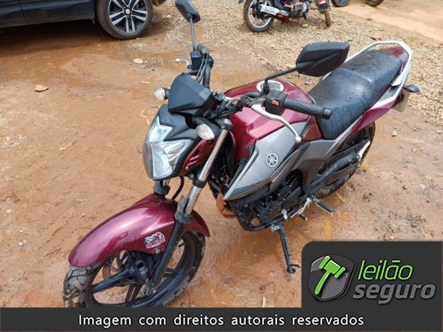 LOTE 242 - YAMAHA FAZER 250 BLUEFLEX 2017