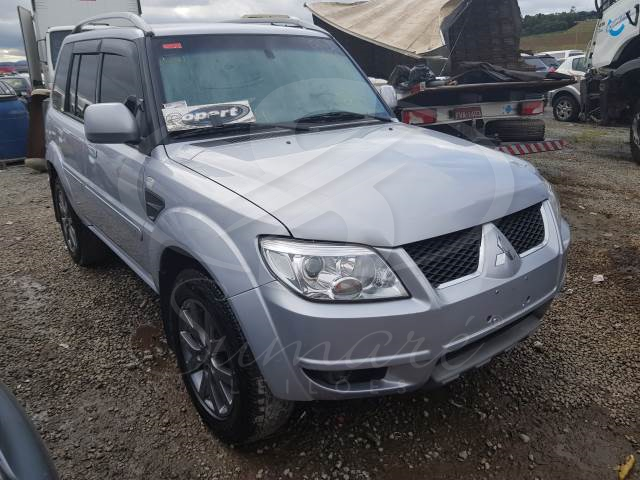 LOTE 005 - MITSUBISHI PAJERO TR4 FLEX 2.0 16V 2013