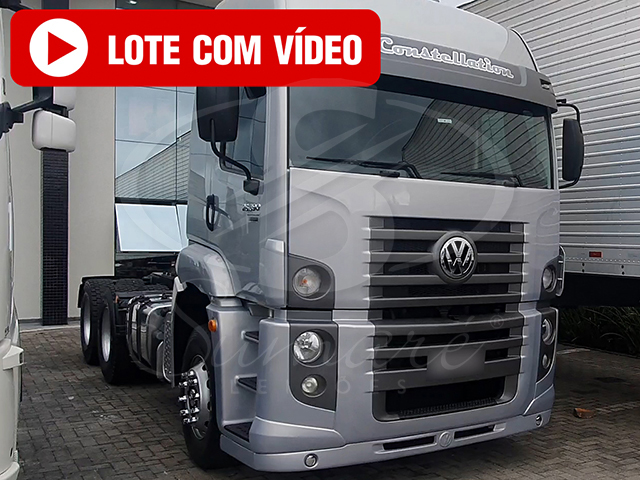 LOTE 007 - VOLKSWAGEN 26-390 E Constel. 6x4 2p (E5) 2013