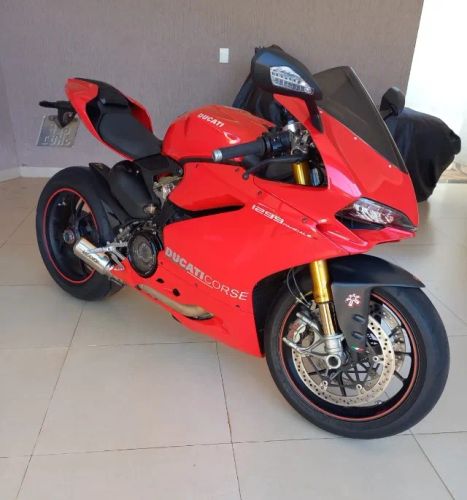 LOTE 038 DUCATI 1299 PANIGALE S
